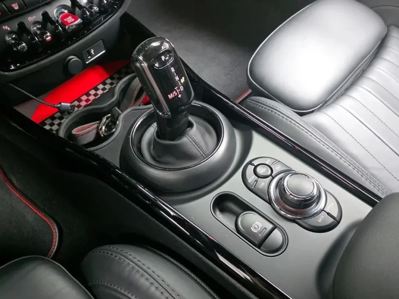 2022 Mini Clubman с пробегом 27 612 км