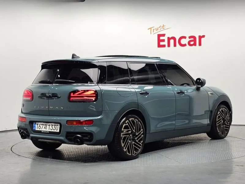2022 Mini Clubman с пробегом 27 106 км