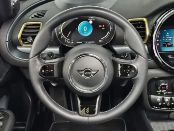 2022 Mini Clubman с пробегом 27 106 км