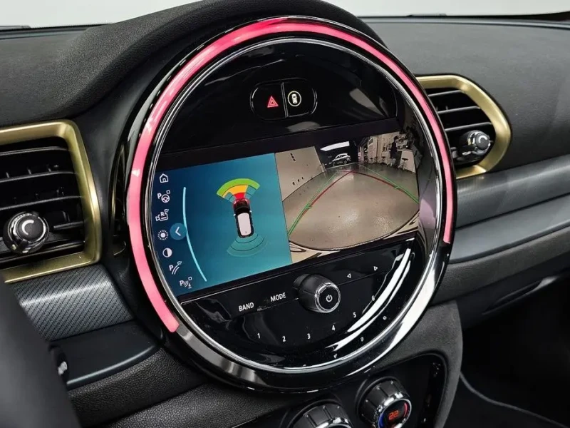 2022 Mini Clubman с пробегом 27 106 км