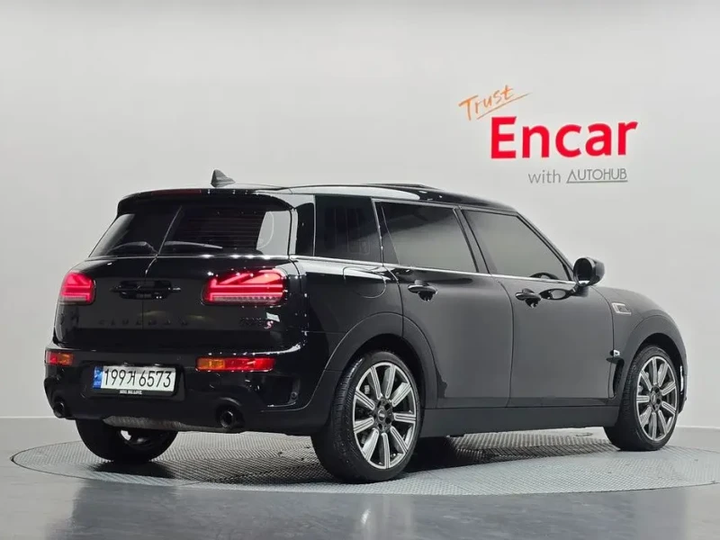 2022 Mini Clubman с пробегом 48 106 км