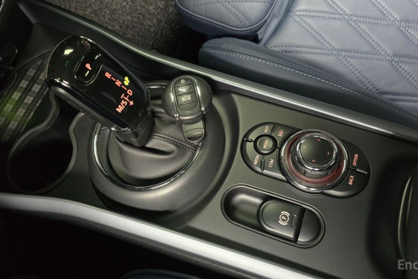 2022 Mini Clubman с пробегом 48 106 км