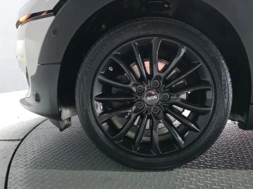 2022 Mini Clubman с пробегом 53 327 км