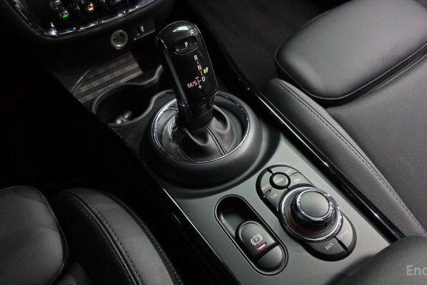 2022 Mini Clubman с пробегом 53 327 км