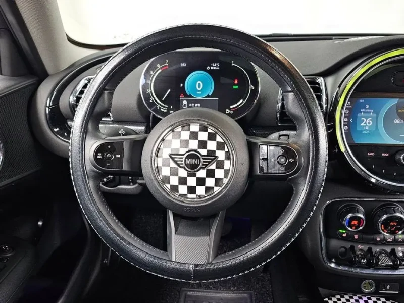 2022 Mini Clubman с пробегом 31 204 км