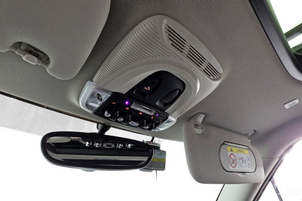 2022 Mini Clubman с пробегом 31 204 км