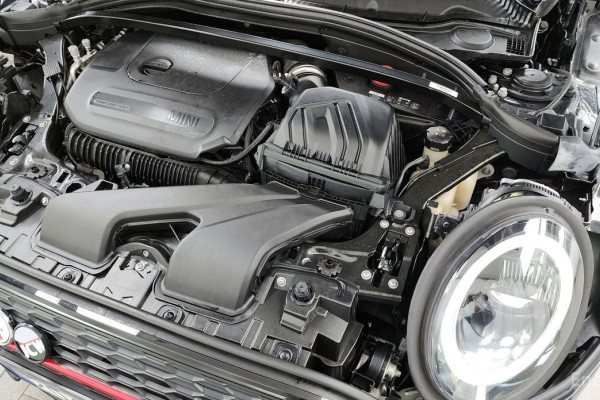 2023 Mini Clubman с пробегом 65 498 км