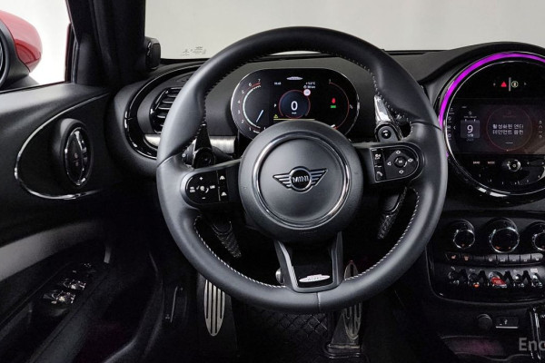 2023 Mini Clubman с пробегом 65 498 км