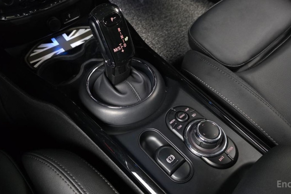 2023 Mini Clubman с пробегом 40 279 км