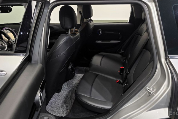 2023 Mini Clubman с пробегом 40 279 км