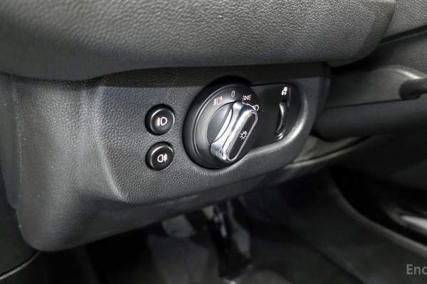 2023 Mini Clubman с пробегом 40 279 км