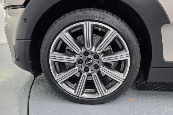 2023 Mini Clubman с пробегом 29 637 км