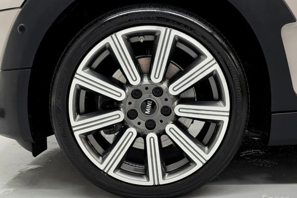 2022 Mini Clubman с пробегом 26 700 км