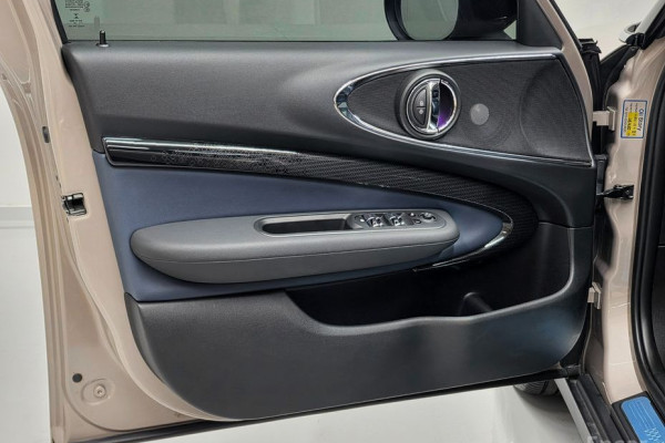 2022 Mini Clubman с пробегом 26 700 км