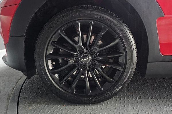 2023 Mini Clubman с пробегом 65 556 км