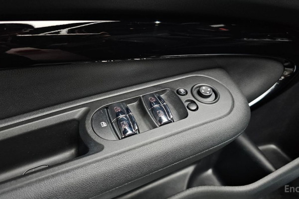 2023 Mini Clubman с пробегом 65 556 км