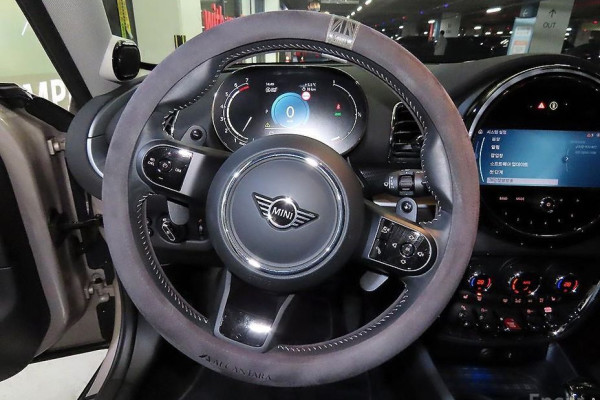 2022 Mini Clubman с пробегом 40 107 км