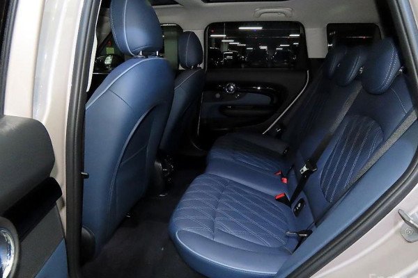 2022 Mini Clubman с пробегом 40 107 км