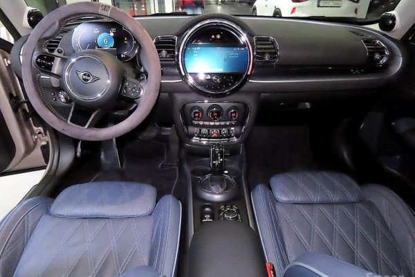 2022 Mini Clubman с пробегом 40 107 км