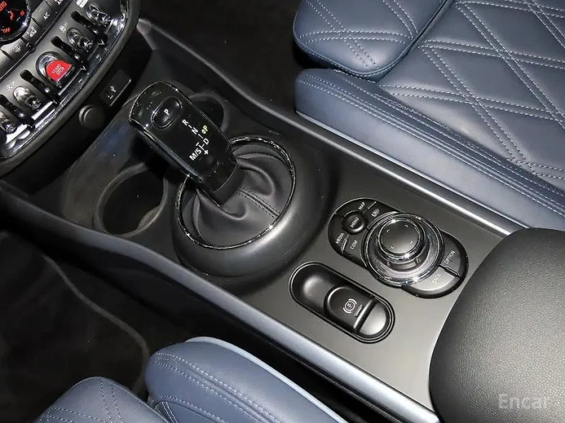 2022 Mini Clubman с пробегом 40 107 км