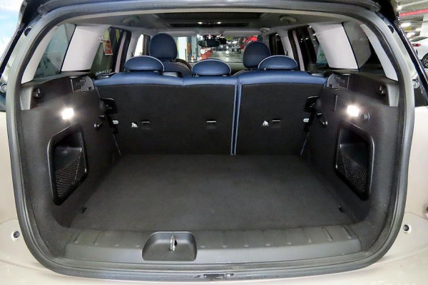 2022 Mini Clubman с пробегом 40 107 км