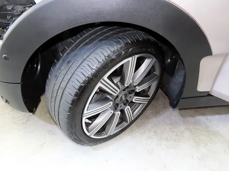 2022 Mini Clubman с пробегом 40 107 км