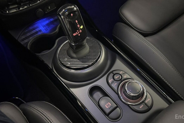 2023 Mini Clubman с пробегом 42 374 км