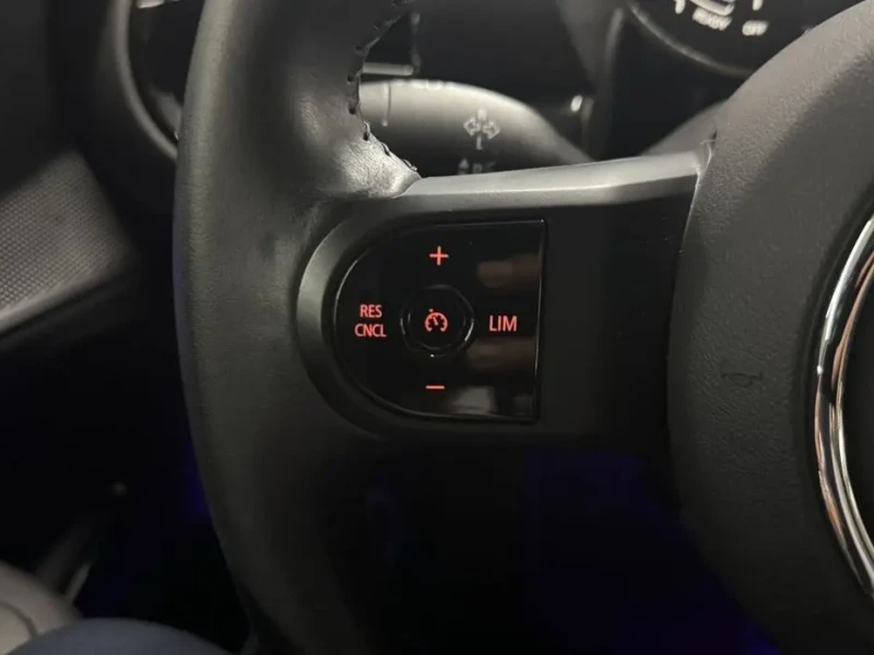 2023 Mini Clubman с пробегом 42 374 км