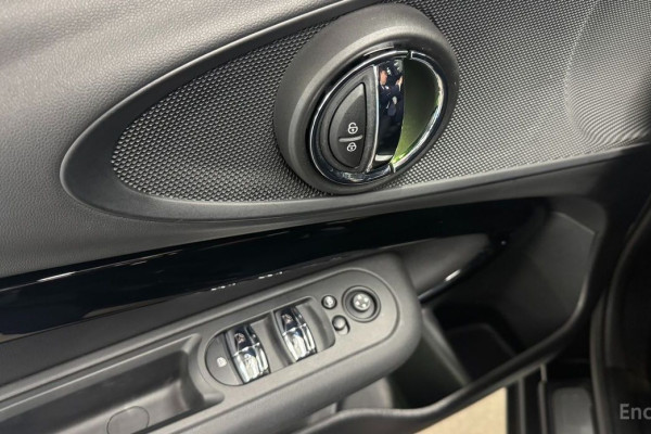 2023 Mini Clubman с пробегом 42 374 км