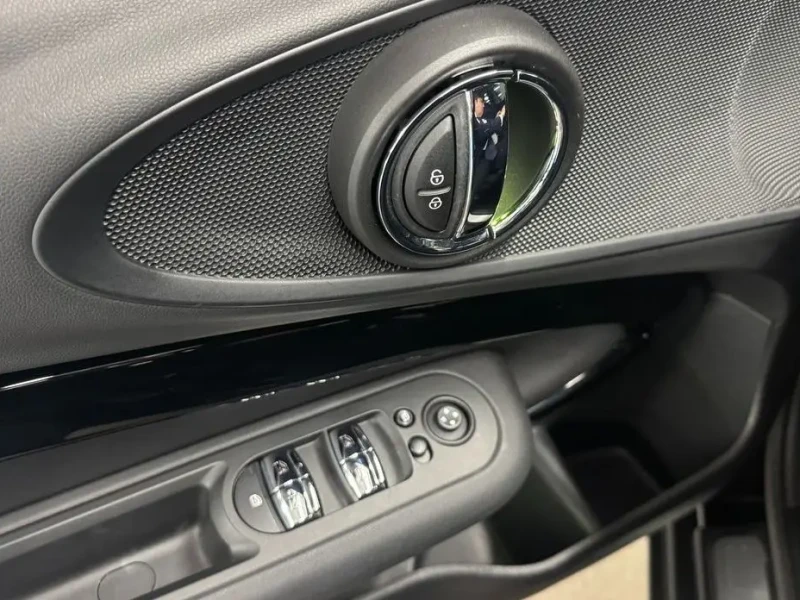 2023 Mini Clubman с пробегом 42 374 км