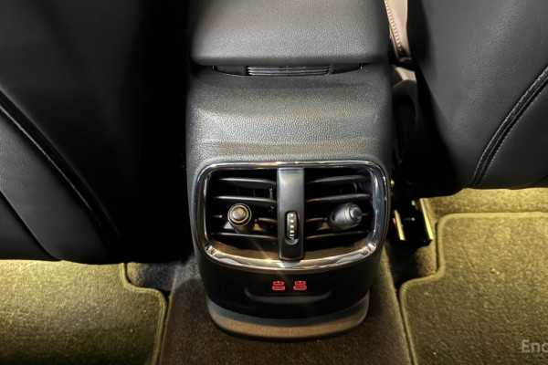 2023 Mini Clubman с пробегом 42 374 км