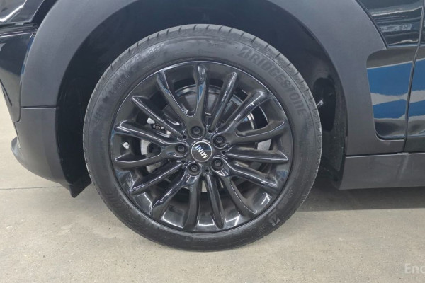 2023 Mini Clubman с пробегом 42 374 км