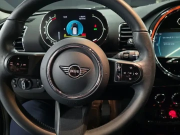 2023 Mini Clubman с пробегом 42 374 км