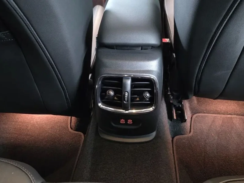 2023 Mini Clubman с пробегом 42 374 км