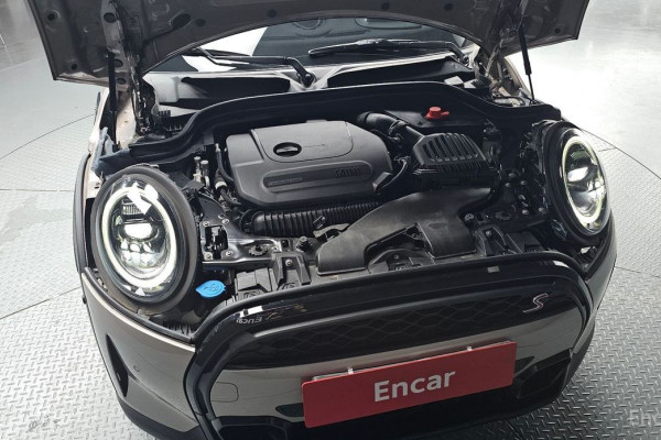 2023 Mini  с пробегом 9 902 км