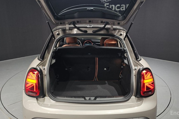 2023 Mini  с пробегом 9 902 км