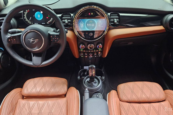 2022 Mini  с пробегом 27 121 км