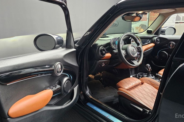 2022 Mini  с пробегом 27 121 км