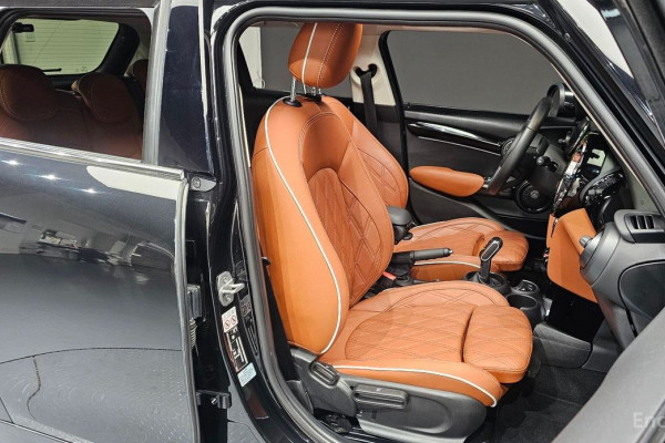 2022 Mini  с пробегом 27 121 км