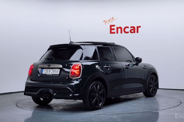 2022 Mini  с пробегом 85 059 км