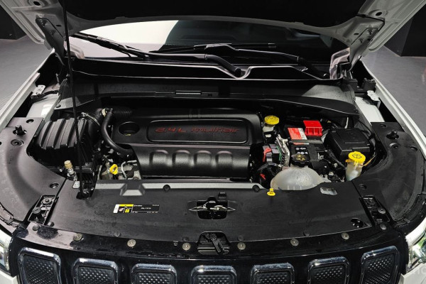 2022 Jeep Compass с пробегом 9 787 км