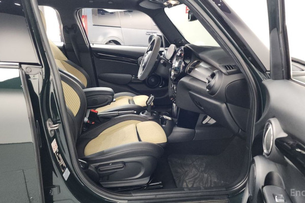 2022 Mini  с пробегом 85 059 км