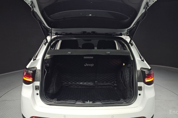 2022 Jeep Compass с пробегом 9 787 км