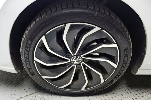 2022 Volkswagen Golf с пробегом 110 026 км