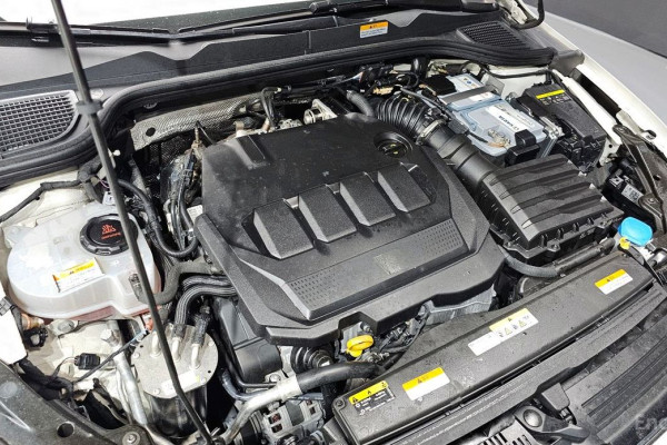 2022 Volkswagen Golf с пробегом 110 026 км