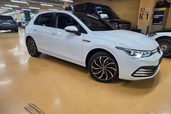 2022 Volkswagen Golf с пробегом 22 560 км