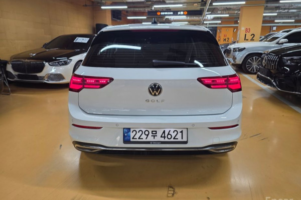 2022 Volkswagen Golf с пробегом 22 560 км