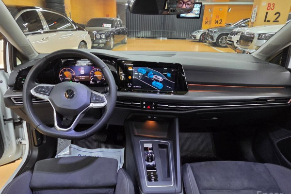 2022 Volkswagen Golf с пробегом 22 560 км