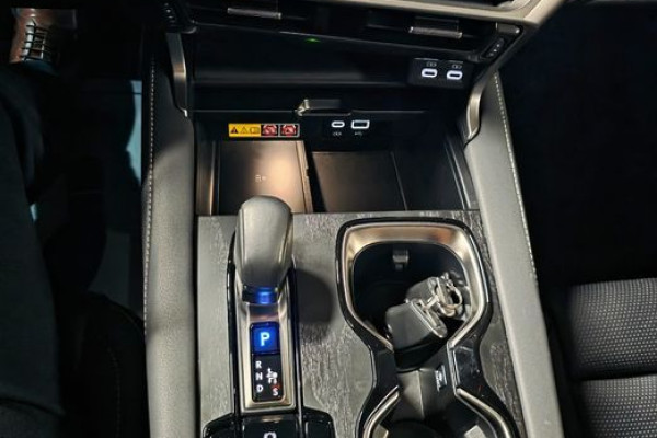 2023 Lexus RX с пробегом 39 660 км