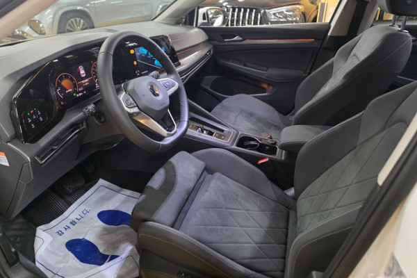 2022 Volkswagen Golf с пробегом 22 560 км